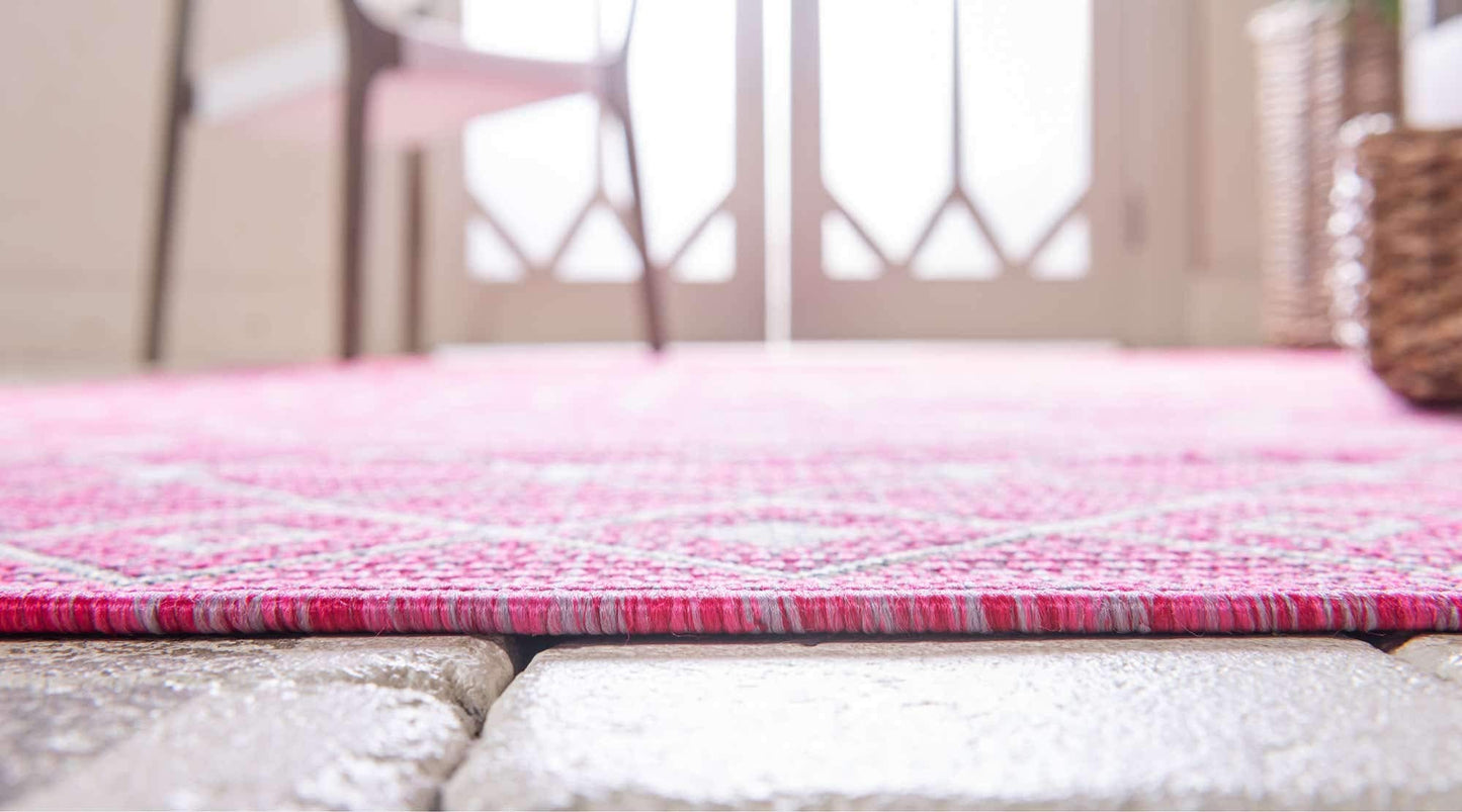 Unique Loom Outdoor Trellis Collection Area Rug - Tribal Trellis (5' 1" x 8' Rectangle, Fuschia/ Gray)