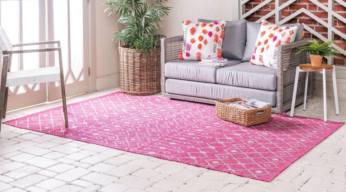 Unique Loom Outdoor Trellis Collection Area Rug - Tribal Trellis (5' 1" x 8' Rectangle, Fuschia/ Gray)